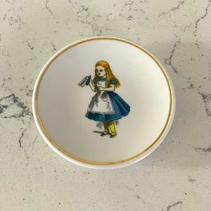 Alice In Wonderland ‘drink me’ Gold rimmed decorative plate